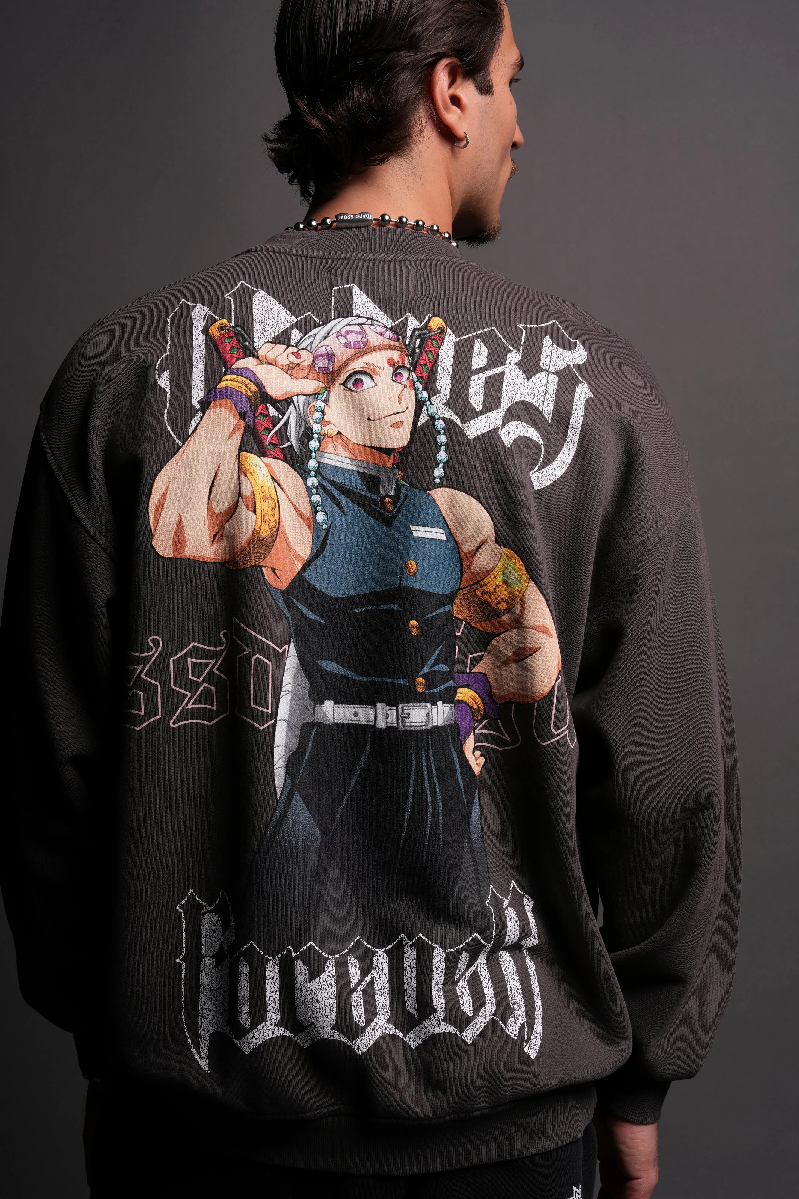 Breath Of Wolves London Crewneck in Wolf Gray