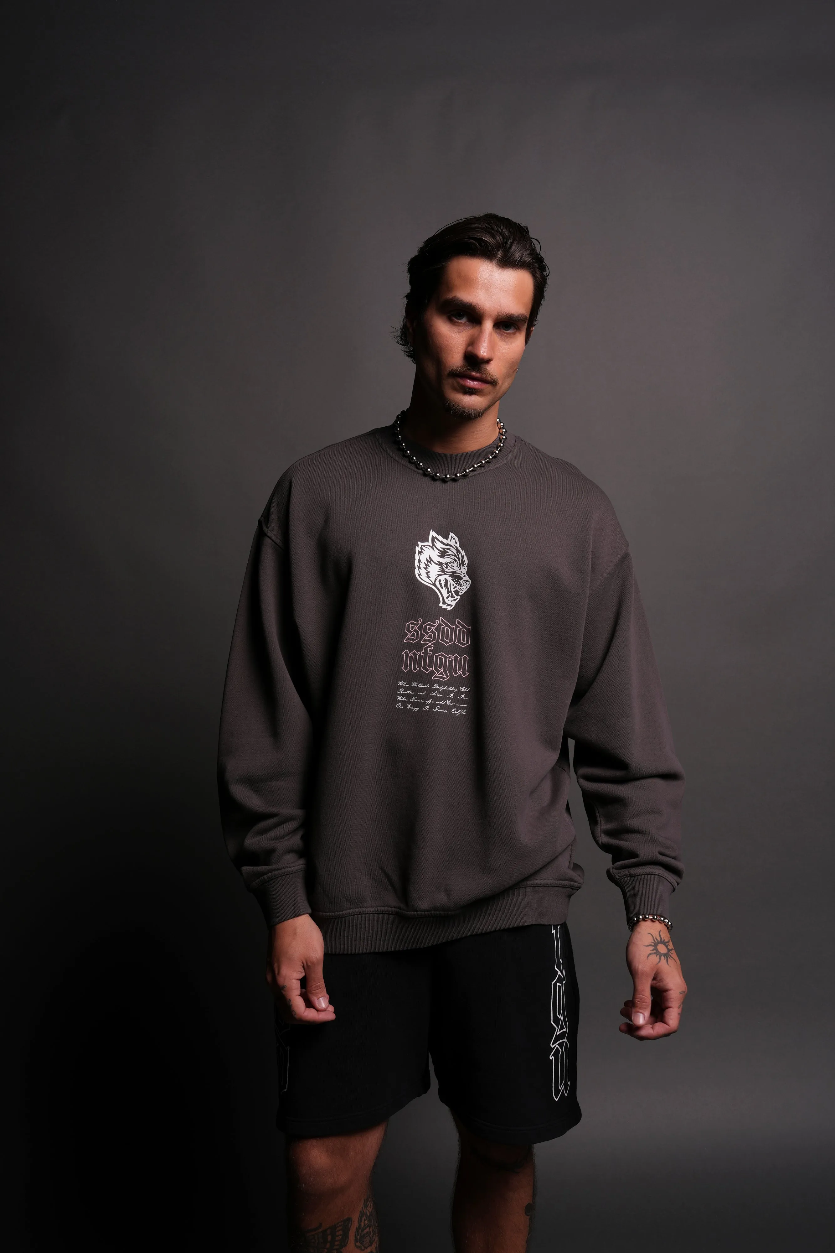 Breath Of Wolves London Crewneck in Wolf Gray