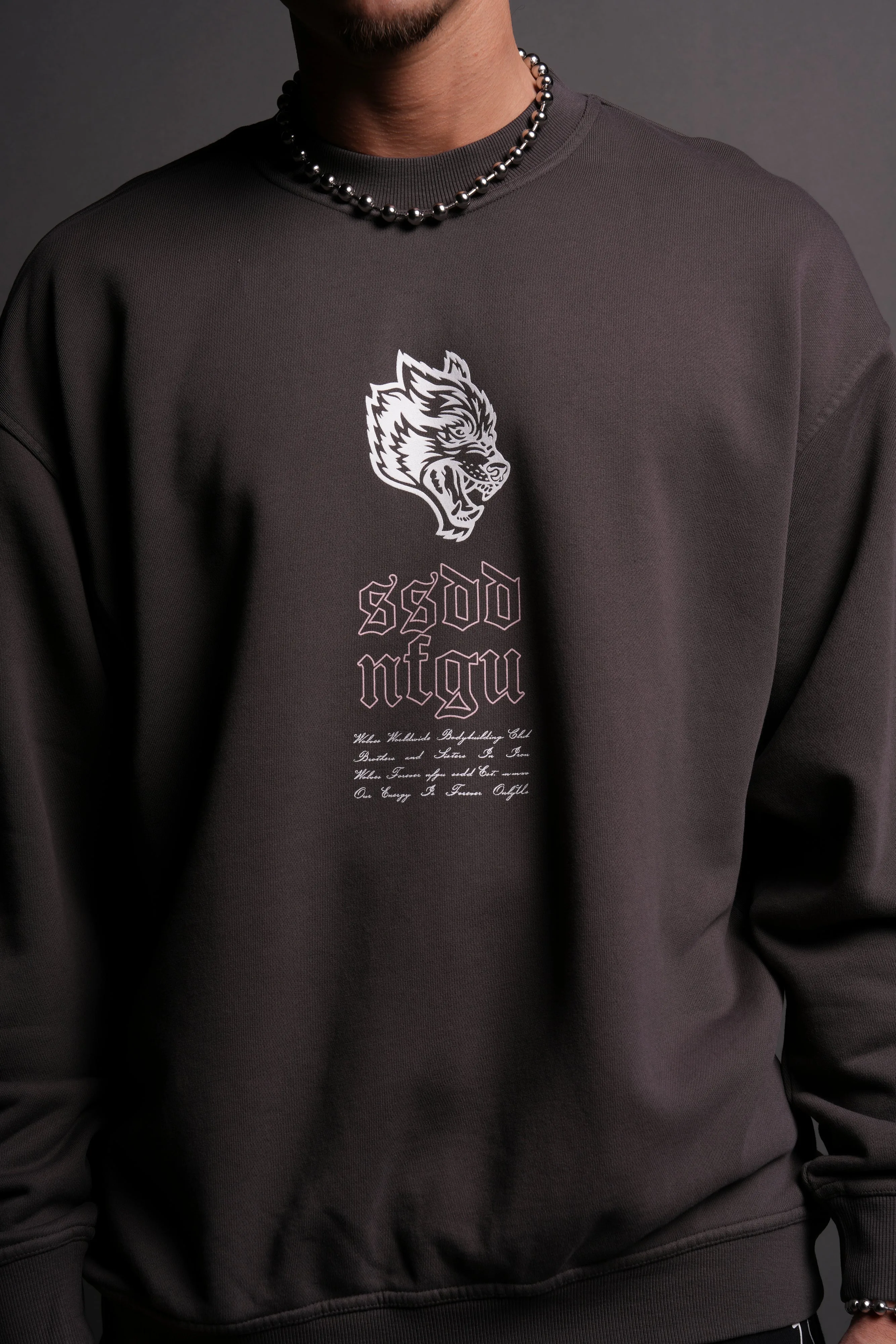 Breath Of Wolves London Crewneck in Wolf Gray