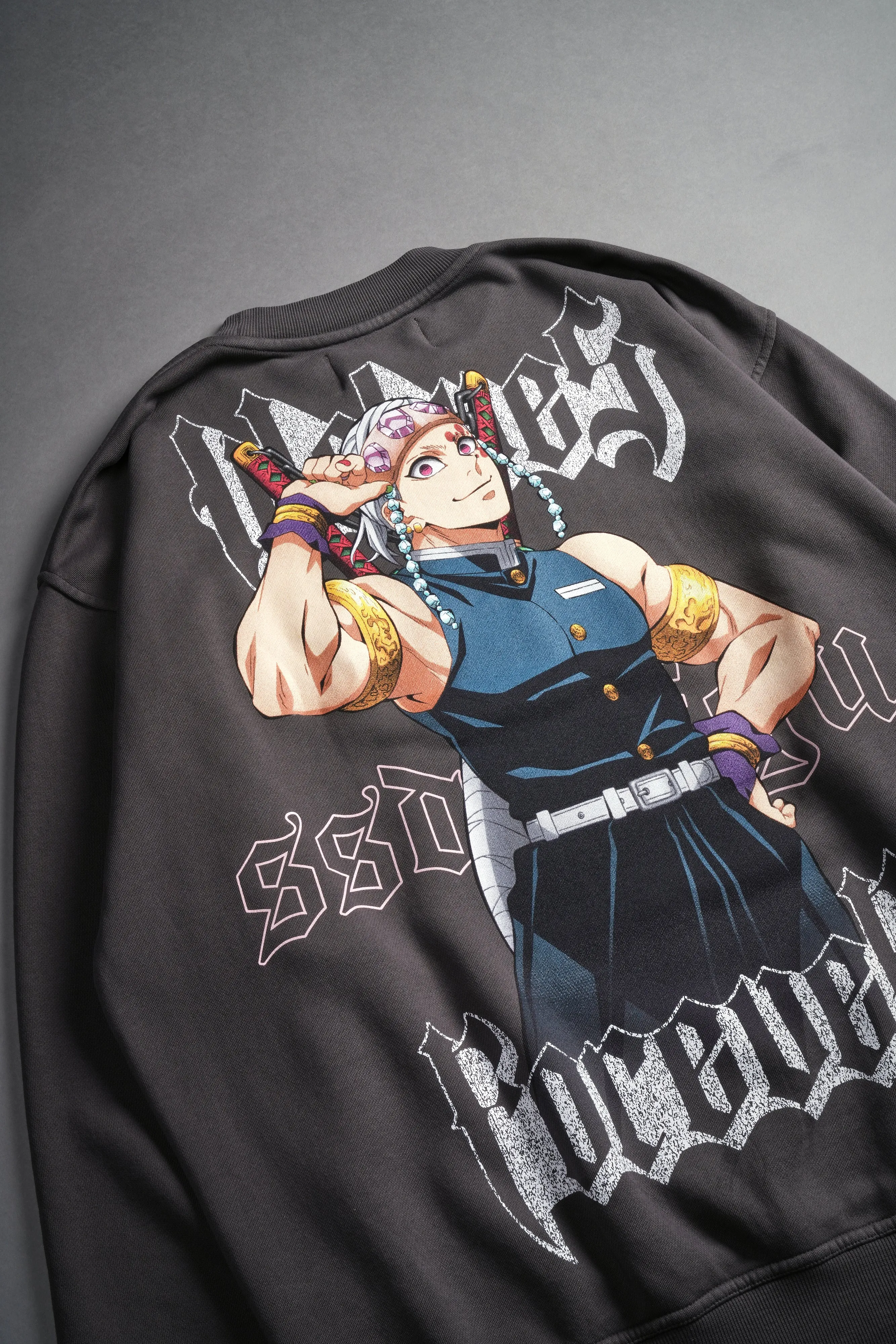 Breath Of Wolves London Crewneck in Wolf Gray