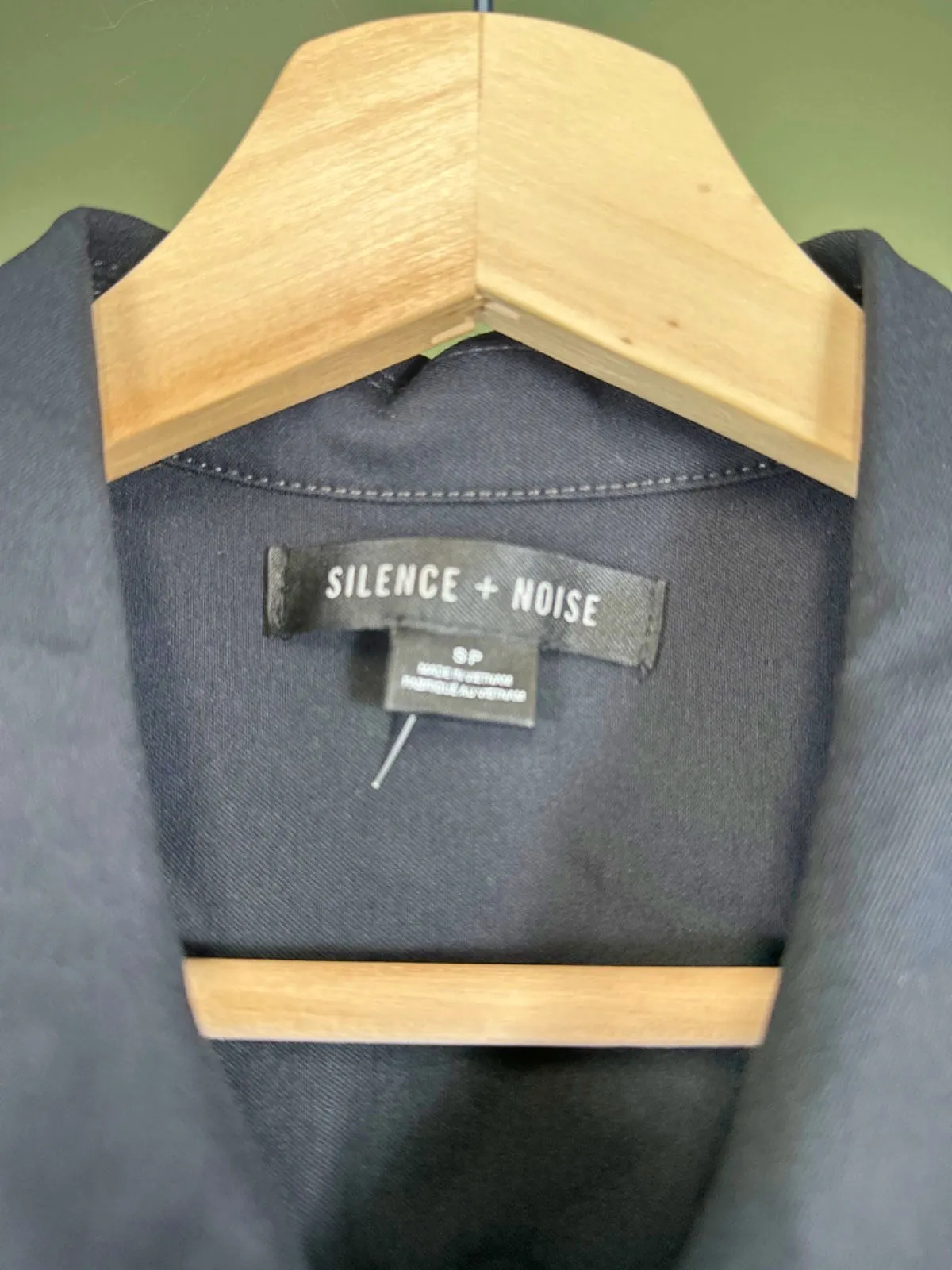 Silence   Noise Black Sleeveless Zip-Up Top S